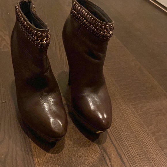 Gently warn and in very good condition “Stella Luna” ankle boots. 100%Leather. - Picture 1 of 6